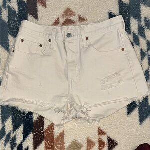 Women's Levi’s 501 button fly Distressed cream Denim Shorts size w28